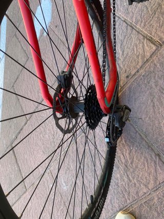 Bicicleta de montaña roja