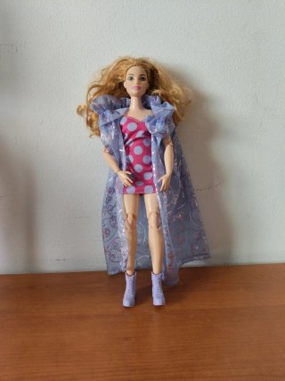 Barbie Curvy.