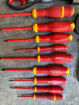 Kit Electricista Facom: Destornilladores y Alicate
