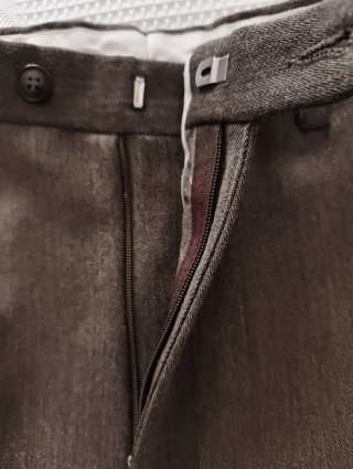 Pantalón vintage hombre , color berenjena ,marrón