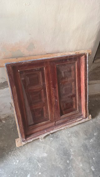 Ventana de madera 120x120