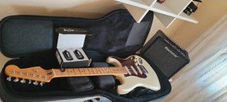 Guitarra Eléctrica + Estuche + Amplificador