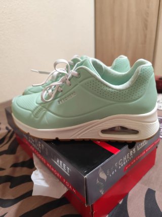 Zapatillas casi nuevas