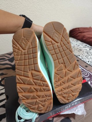 Zapatillas casi nuevas