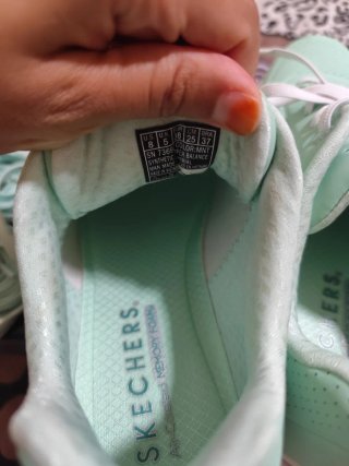Zapatillas casi nuevas