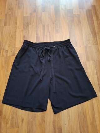Bermuda couchel negra