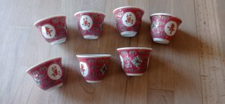 Copos de saké MUN SHOU Famille rose