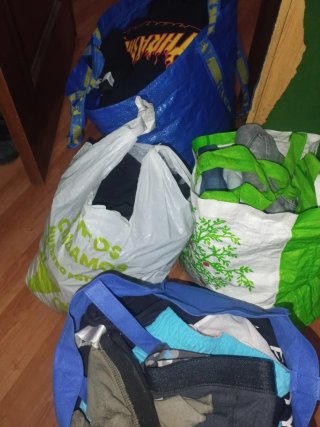 Bolsas de ropa variada