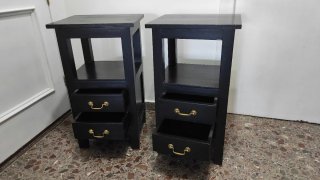 Comodini in legno massello neri