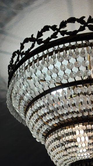 Lámpara araña metal y cristal dorada