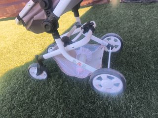 Muñeca reborn bebé con carrito y accesorios