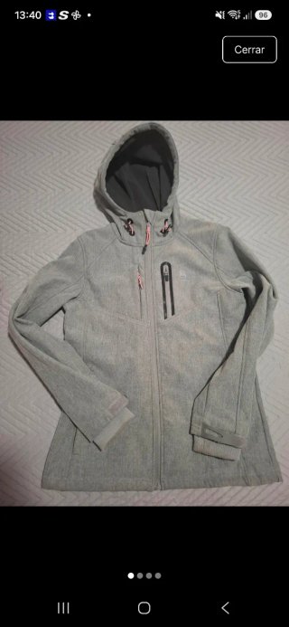 Chaqueta gris con capucha Boriken