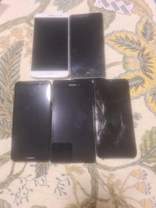 Lote de móviles Huawei y Sony alguno pantalla bien