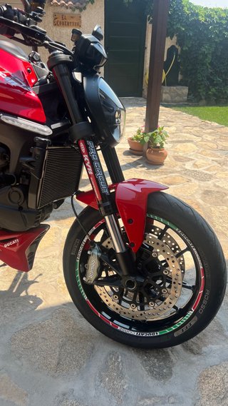 Ducati Monster 937