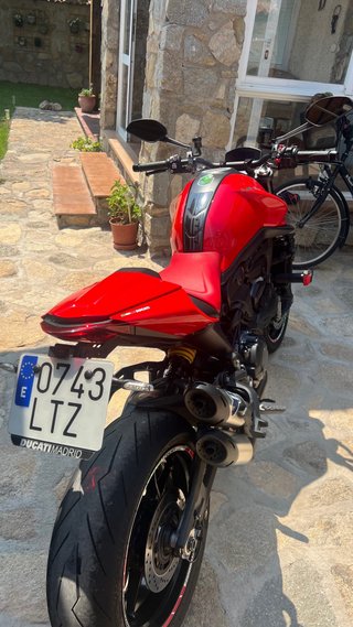 Ducati Monster 937