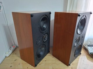 Altavoces Gale 402