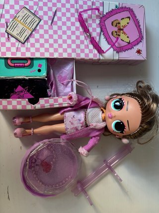 Muñeca LOL con accesorios