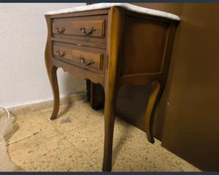 Mesitas de noche madera y mármol.