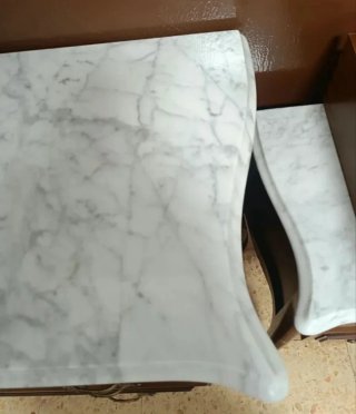 Mesitas de noche madera y mármol.