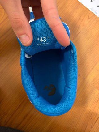 Off-White zapatillas azules y blancas