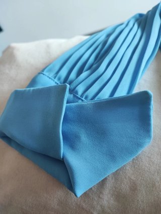 Camicia azzurra plissettata collo coreana