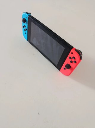 Nintendo Switch + Super Mario Bros. Juego