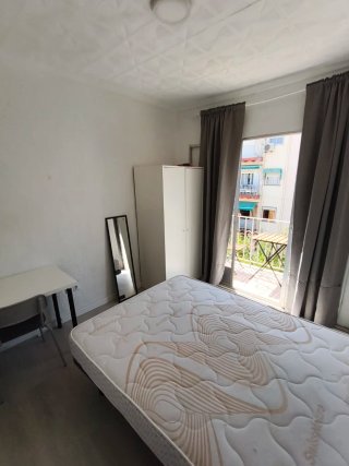 Alquiler habitacion con balcón para 1 persona