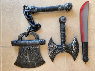 Accesorios Halloween: Hacha, Cuchillo y Maza