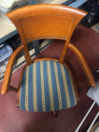 Silla de despacho clásica ajustable