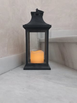 Farolillos decorativos negros y blancos