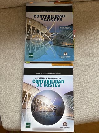 Libros carrera ADE, UNED. Perfecto estado.