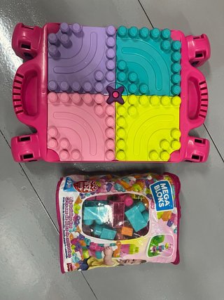 Mesa de bloques Mega Bloks
