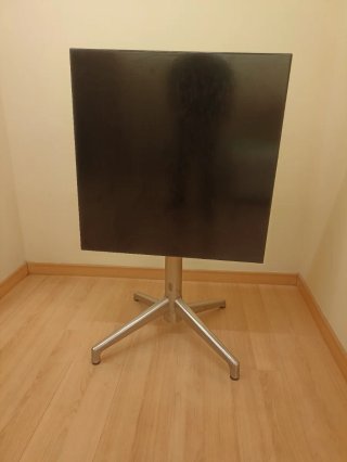 Mesa abatible Ezpeleta negra y plateada