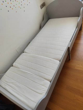 Cama infantil extensible IKEA Trogen + colchón