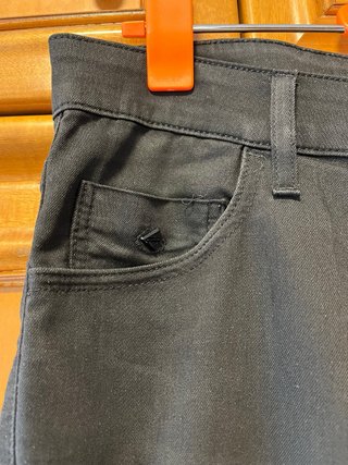 Pantalón negro Energie hombre + cinturón de cuero