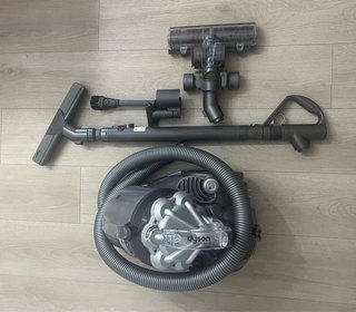 Aspiradora Dyson DC29 Multi Floor, poco uso.