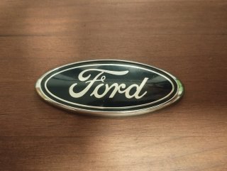 Emblema Ford Oval Negro y Cromado