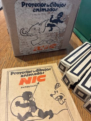 Proyector NIC con Películas
