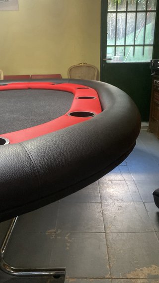 Mesa de póker con LED y posavasos