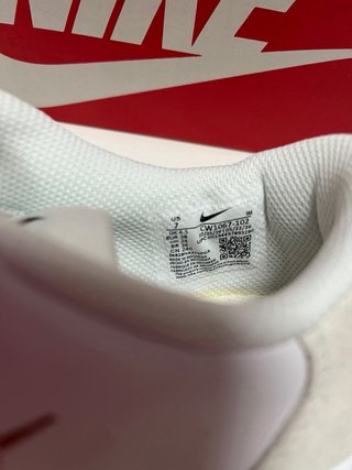Zapatillas Nike Mujer Blancas y Beige