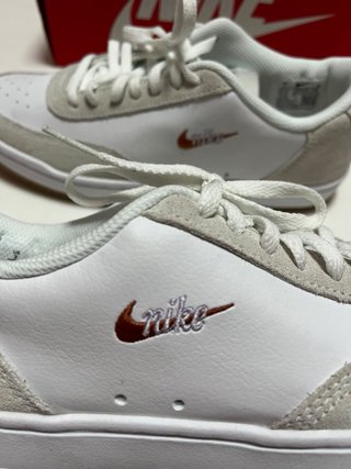 Zapatillas Nike Mujer Blancas y Beige