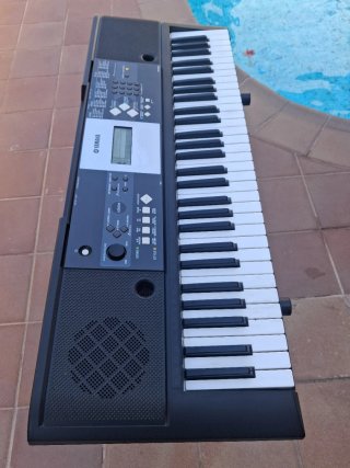 Piano Yamaha YPT-230