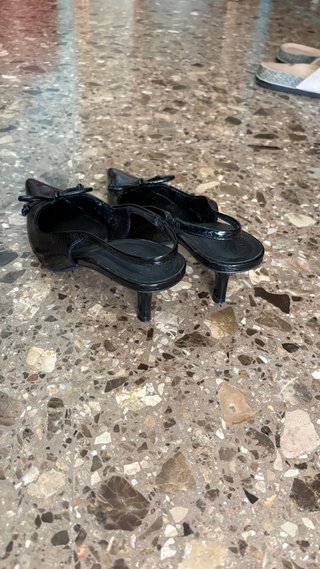 Zapatos tacón bajo negros