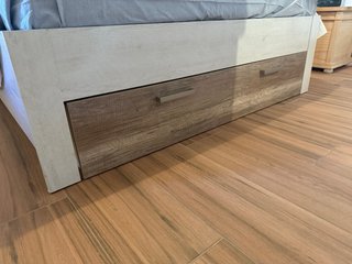 Cama de madera con cajón, somier y colchón
