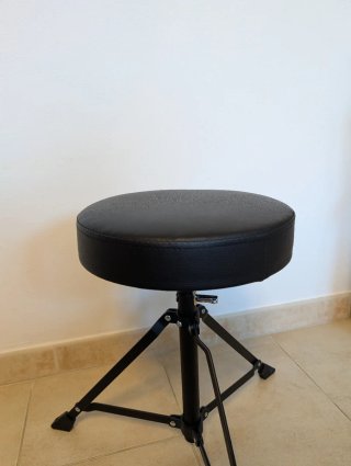 Sgabello ecopelle nero