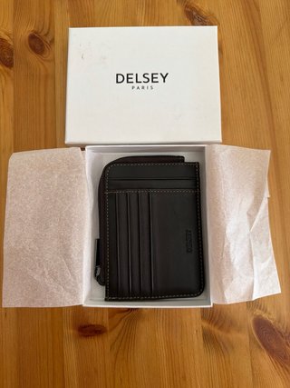 Portafoglio Delsey in pelle marrone