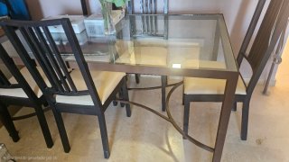 Mesa de comedor cristal y hierro