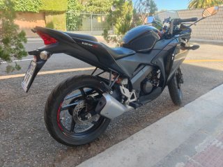 Honda CBR125 RF Negra