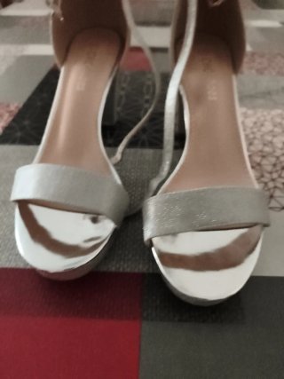 Zapatos de fiesta plateados