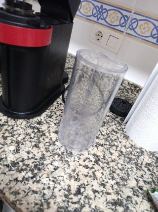 Cafetera Nespresso Vertuo Next Roja